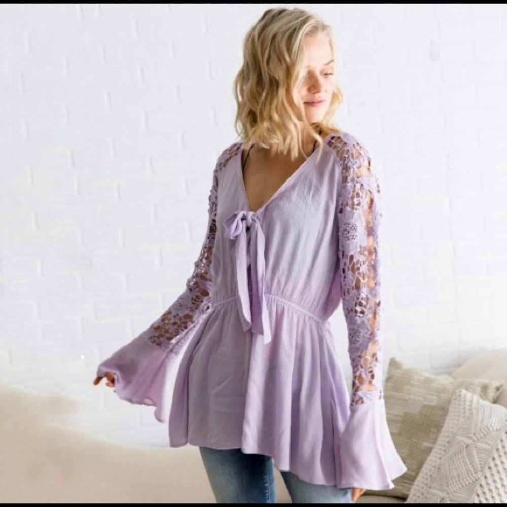 NWT Lavender Lace Sleeve Top from Buckle